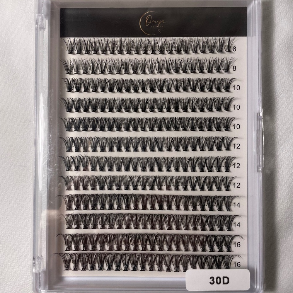 Onyx Affair: Luxurious Cluster Lashes for Effortless Elegance